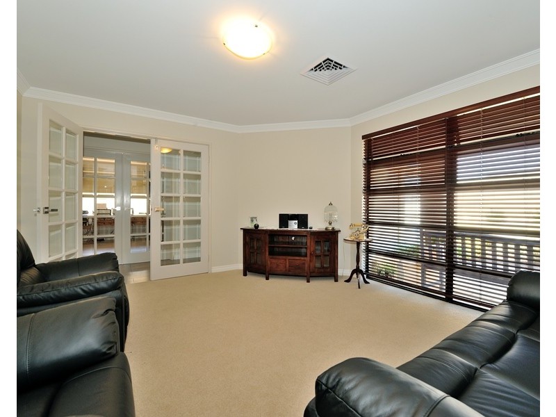 1 Dennis Retreat, Baldivis WA 6171