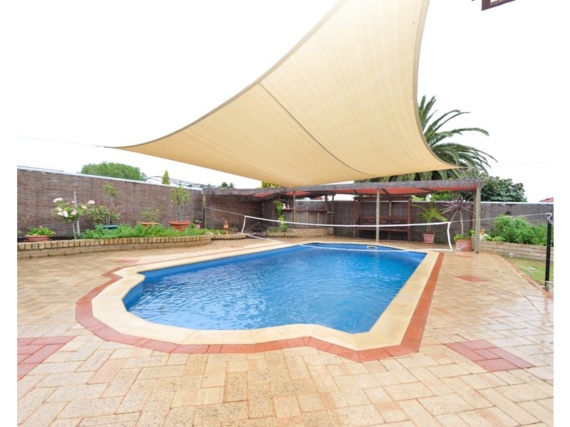 624 Safety Bay Road, Waikiki WA 6169