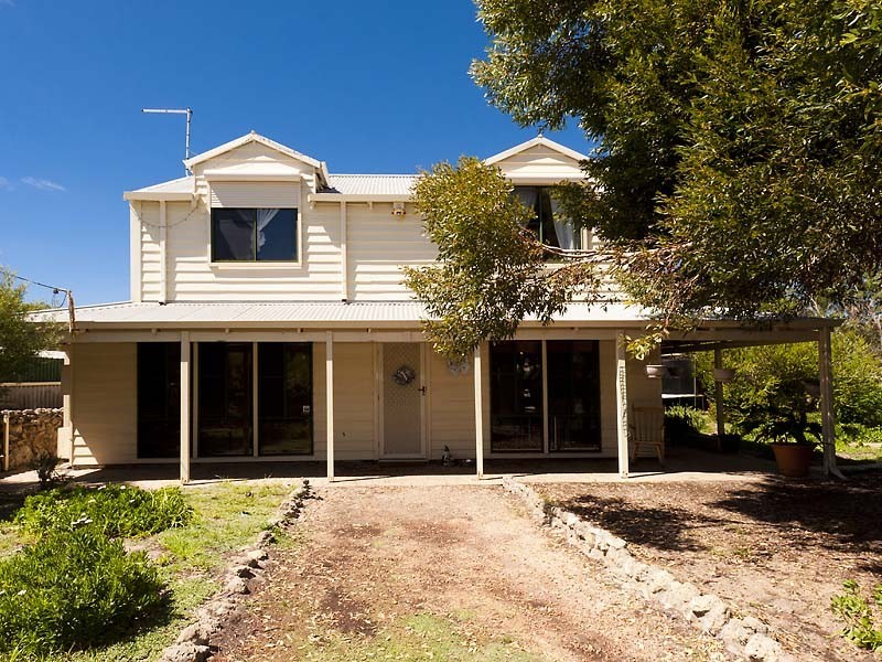 4 Indiana Parade, Singleton WA 6175