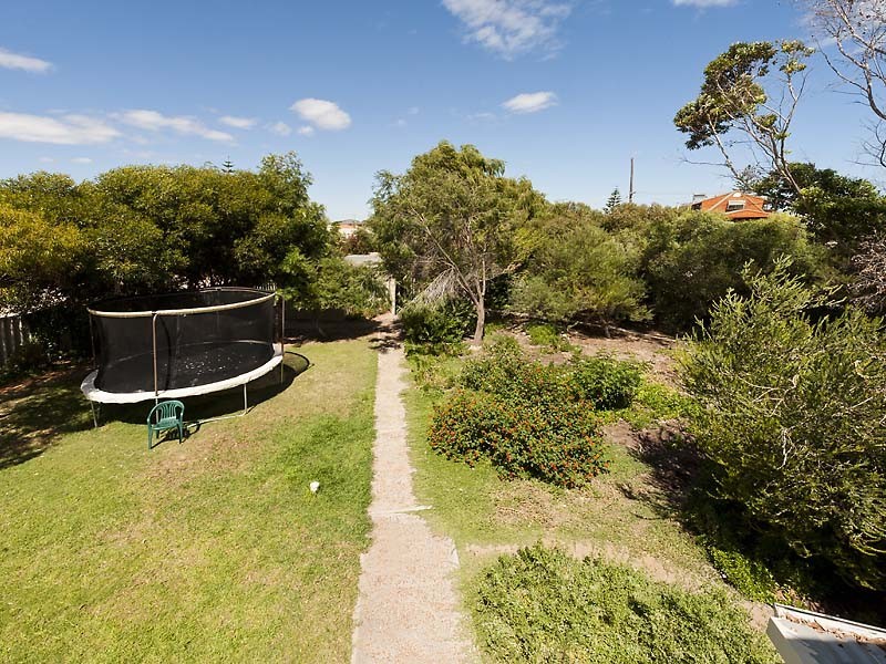 4 Indiana Parade, Singleton WA 6175