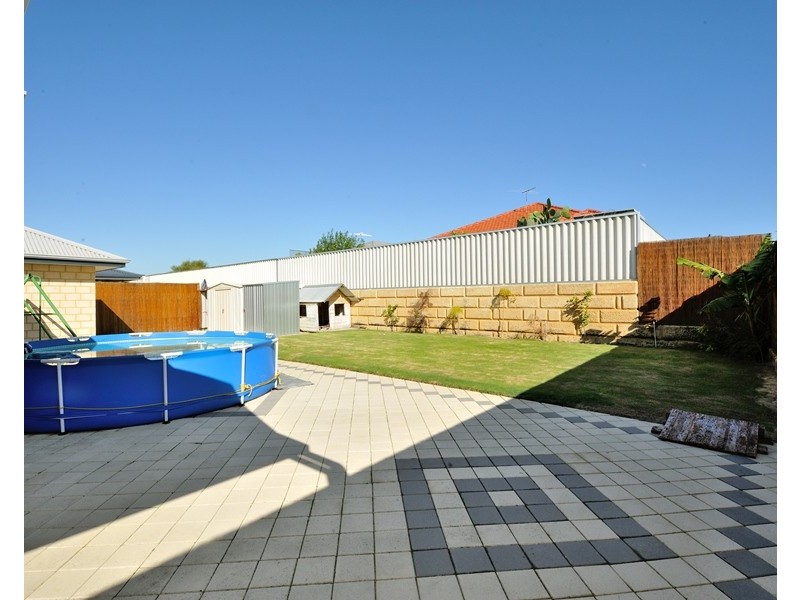 4 TAMARAMA STREET, Secret Harbour WA 6173