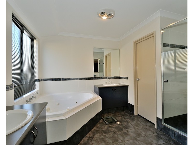 4 TAMARAMA STREET, Secret Harbour WA 6173