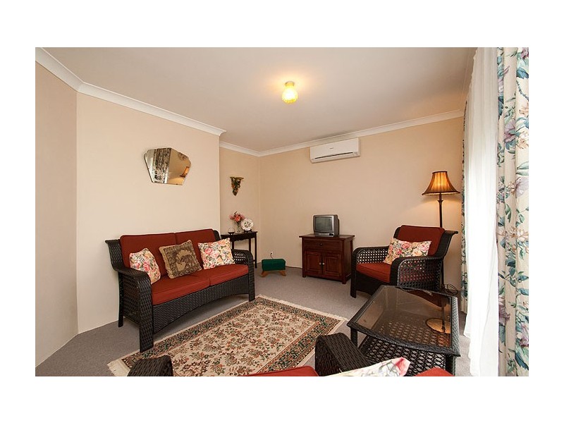 18 Clint Way, Calista WA 6167