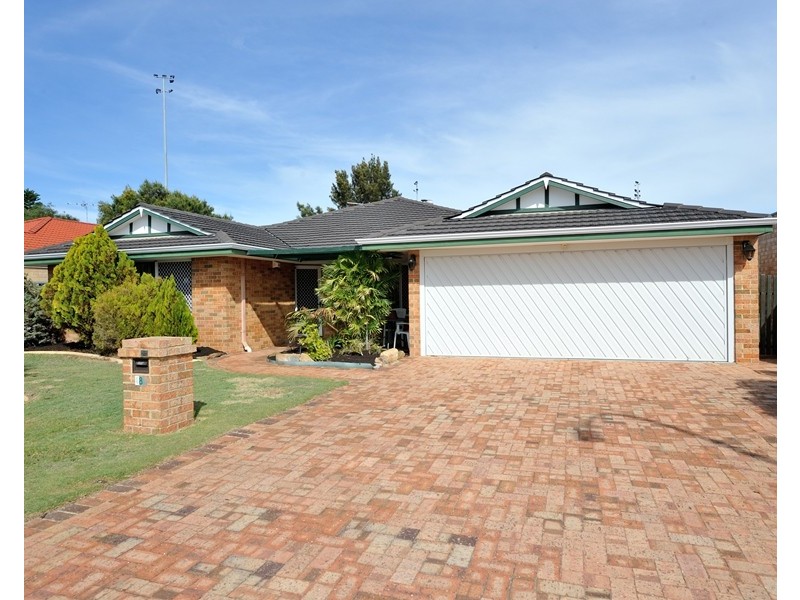 8 Parkland Drive, Warnbro WA 6169