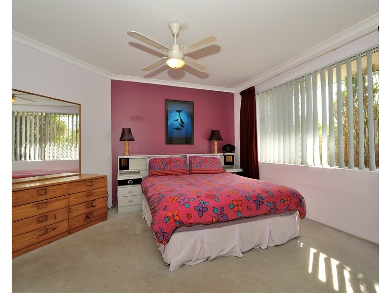 8 Parkland Drive, Warnbro WA 6169