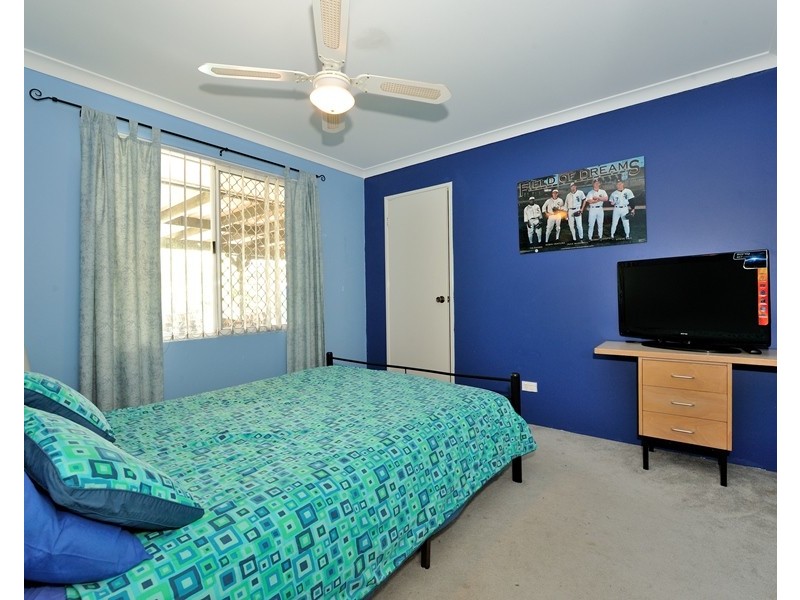 8 Parkland Drive, Warnbro WA 6169