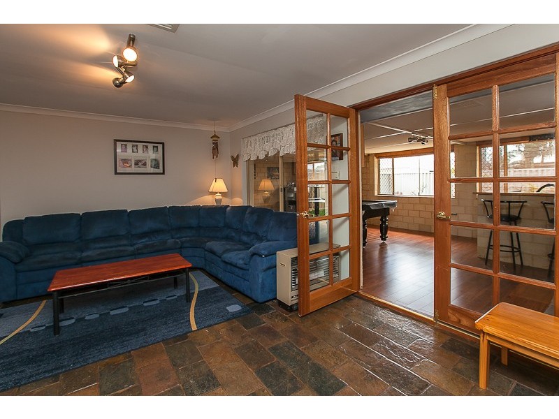 6 Maitland Close, Cooloongup WA 6168