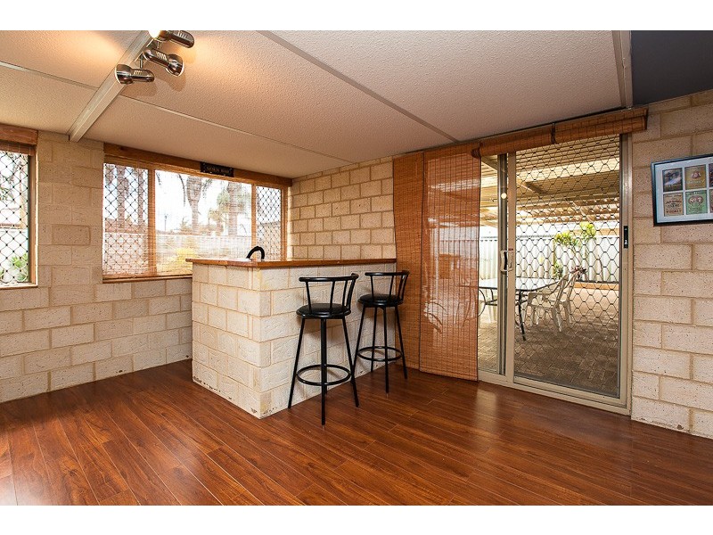 6 Maitland Close, Cooloongup WA 6168
