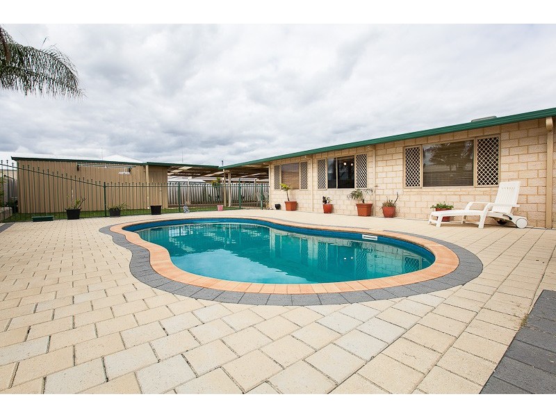 6 Maitland Close, Cooloongup WA 6168