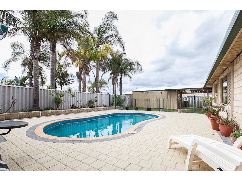 6 Maitland Close, Cooloongup WA 6168