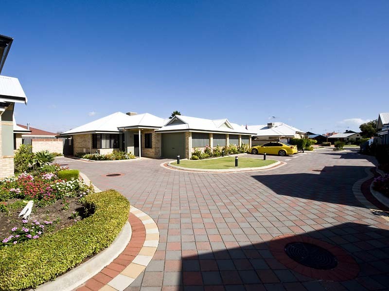 9/24 Royal Palm Drive, Warnbro WA 6169