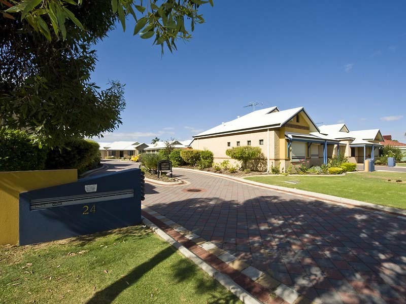 9/24 Royal Palm Drive, Warnbro WA 6169