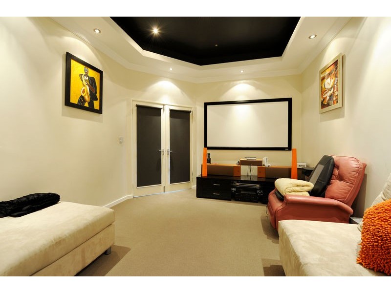 23 Carlingford Drive, Port Kennedy WA 6172