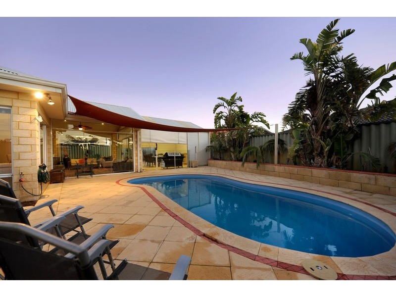 23 Carlingford Drive, Port Kennedy WA 6172