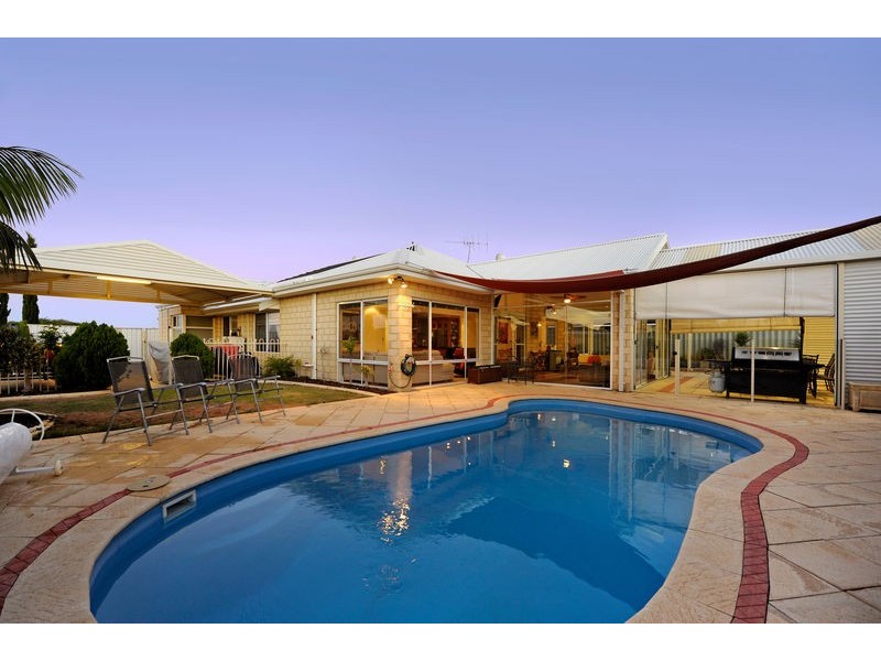 23 Carlingford Drive, Port Kennedy WA 6172