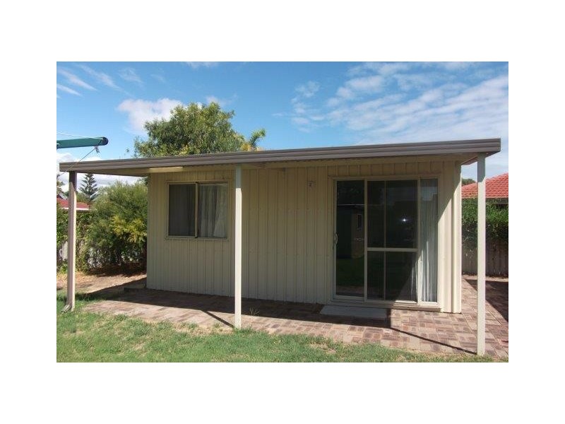 20 Cambridge Crescent, Cooloongup WA 6168