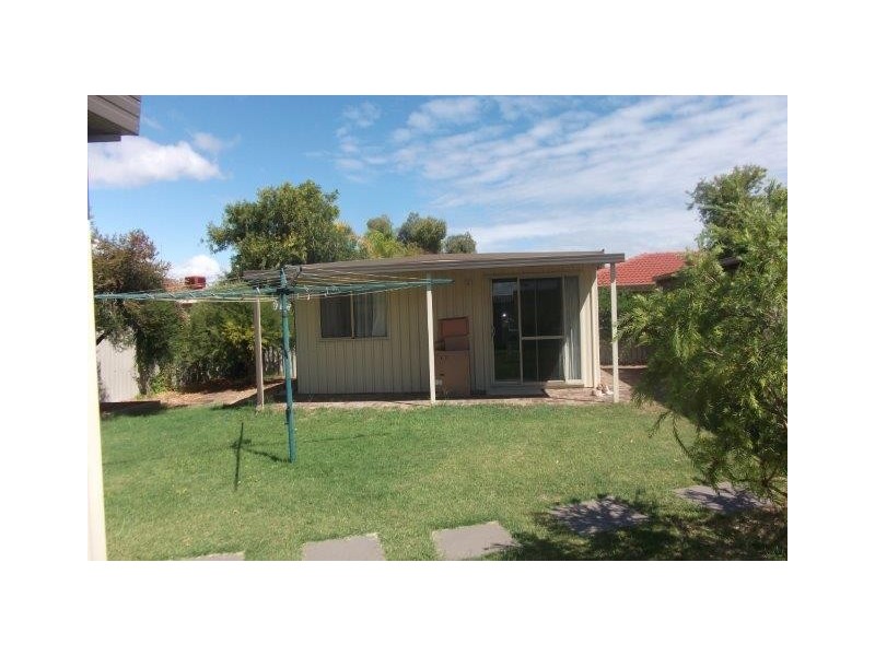 20 Cambridge Crescent, Cooloongup WA 6168