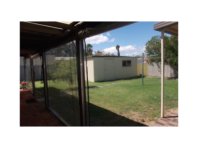 20 Cambridge Crescent, Cooloongup WA 6168