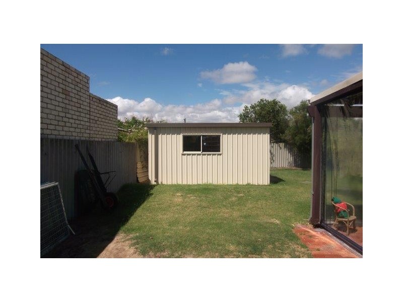 20 Cambridge Crescent, Cooloongup WA 6168