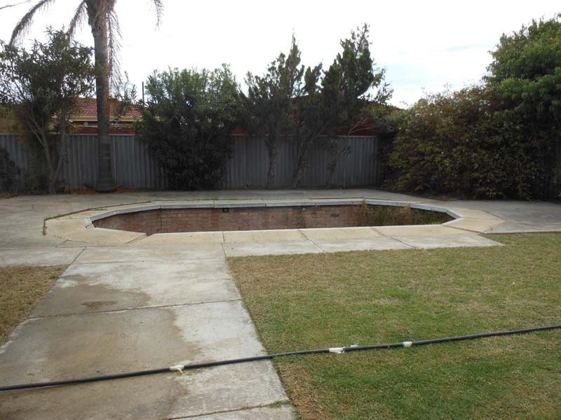 8 Tarwarri Close, Hillman WA 6168