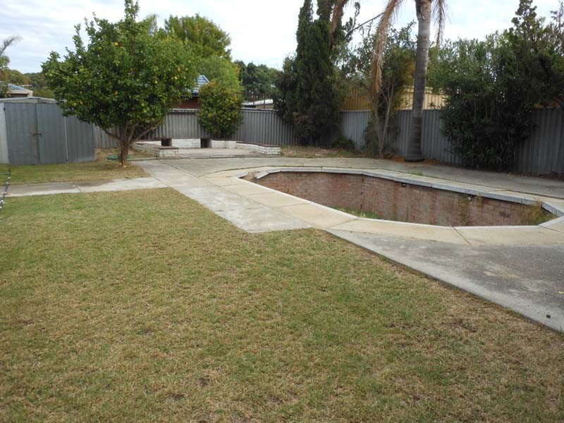 8 Tarwarri Close, Hillman WA 6168