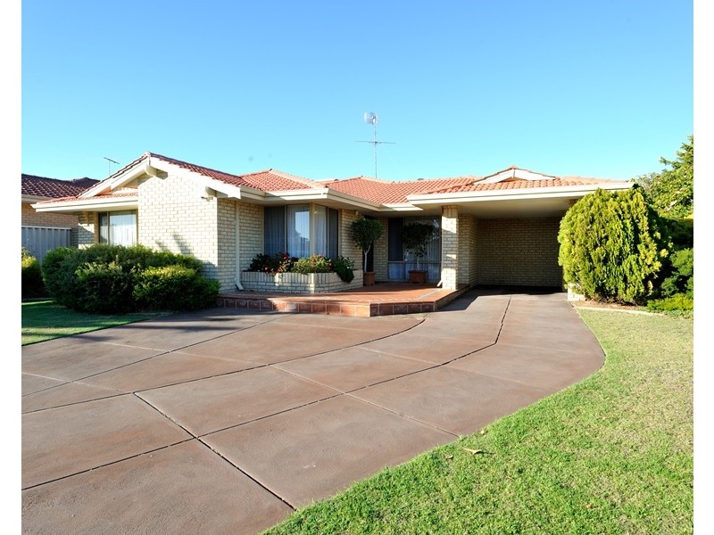 24 Leeuwin Pde, Rockingham WA 6168