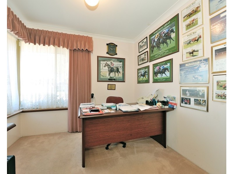 24 Leeuwin Pde, Rockingham WA 6168