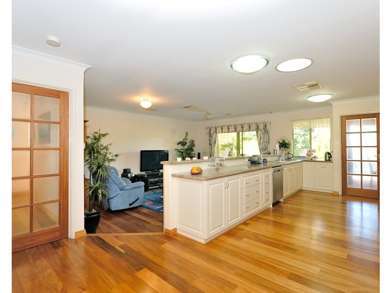 24 Leeuwin Pde, Rockingham WA 6168