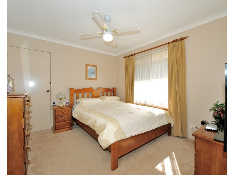 24 Leeuwin Pde, Rockingham WA 6168