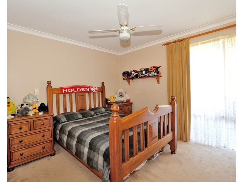 24 Leeuwin Pde, Rockingham WA 6168