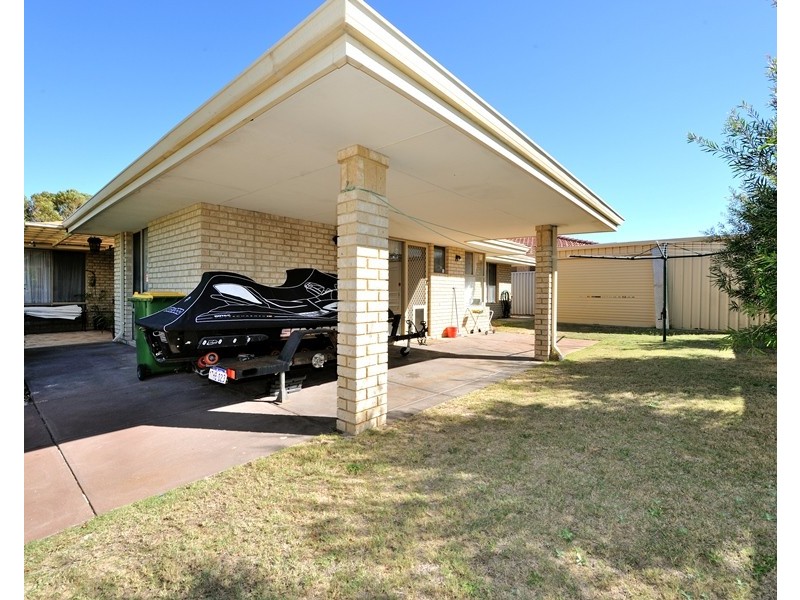 24 Leeuwin Pde, Rockingham WA 6168