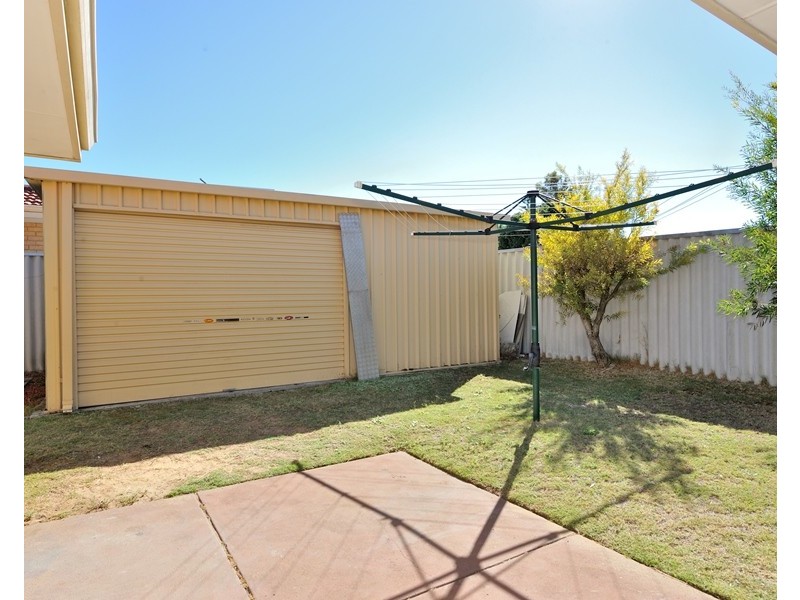 24 Leeuwin Pde, Rockingham WA 6168