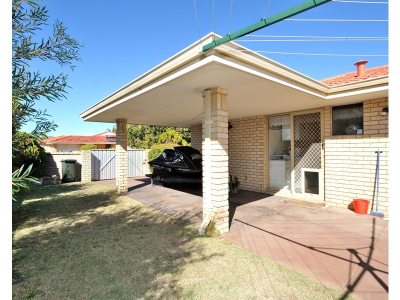 24 Leeuwin Pde, Rockingham WA 6168