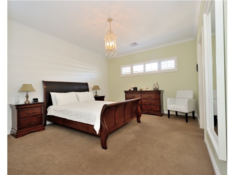 18 Flame Tree Loop, Baldivis WA 6171