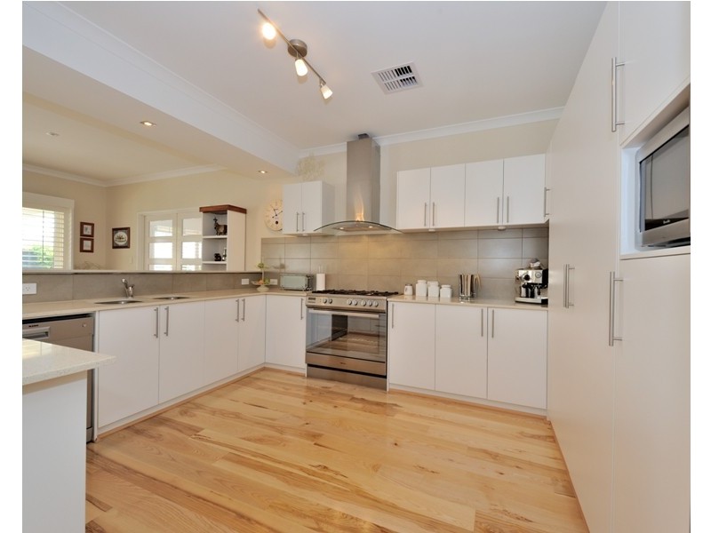 18 Flame Tree Loop, Baldivis WA 6171