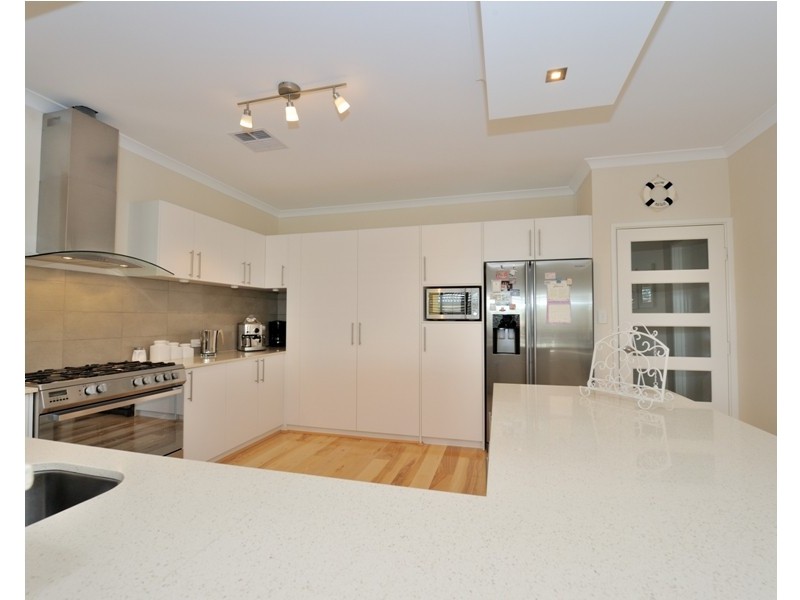 18 Flame Tree Loop, Baldivis WA 6171