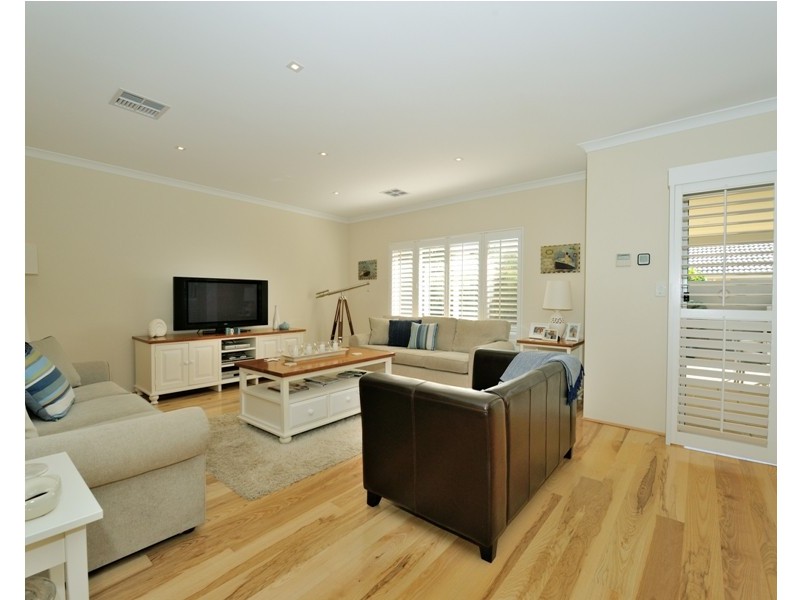 18 Flame Tree Loop, Baldivis WA 6171