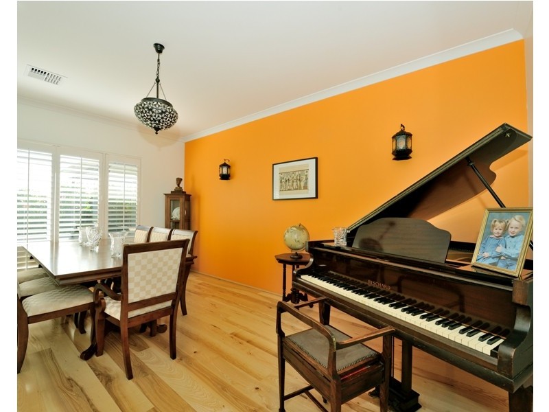 18 Flame Tree Loop, Baldivis WA 6171