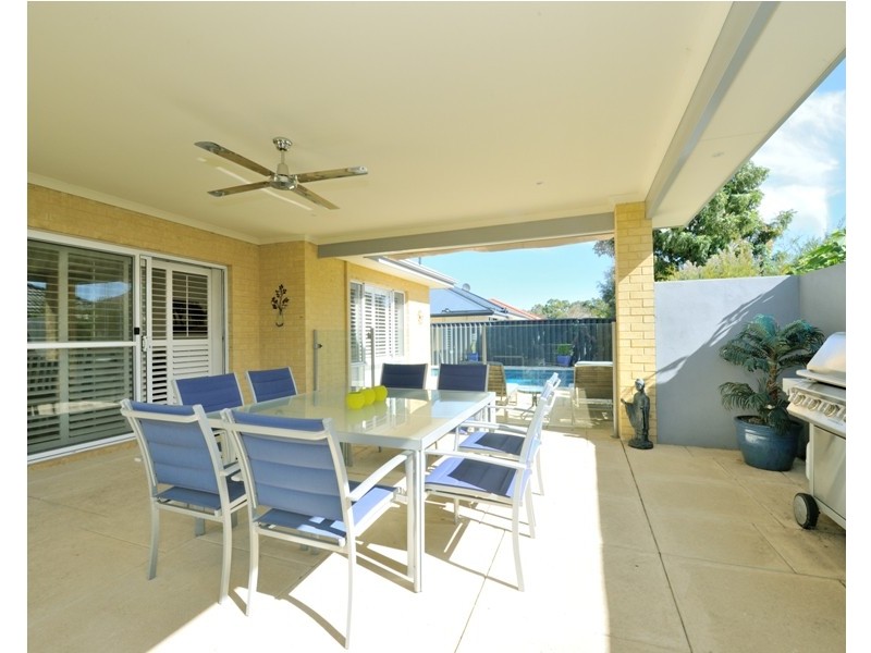 18 Flame Tree Loop, Baldivis WA 6171