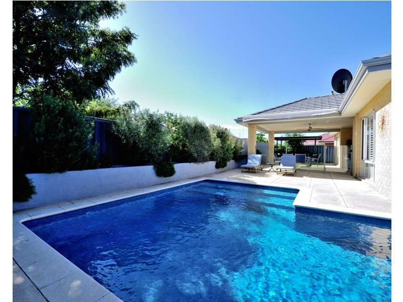 18 Flame Tree Loop, Baldivis WA 6171