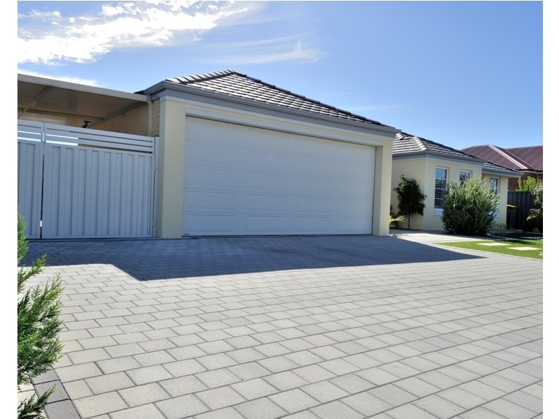 18 Flame Tree Loop, Baldivis WA 6171
