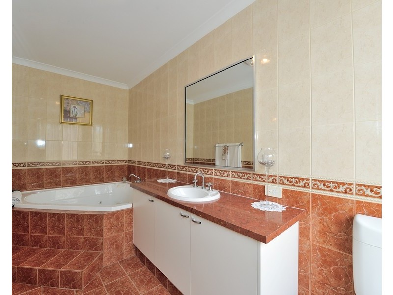 4 Knutsford Crescent, Port Kennedy WA 6172