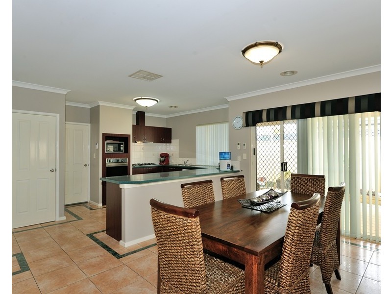4 Knutsford Crescent, Port Kennedy WA 6172