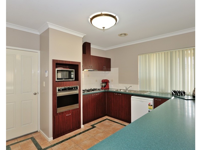 4 Knutsford Crescent, Port Kennedy WA 6172