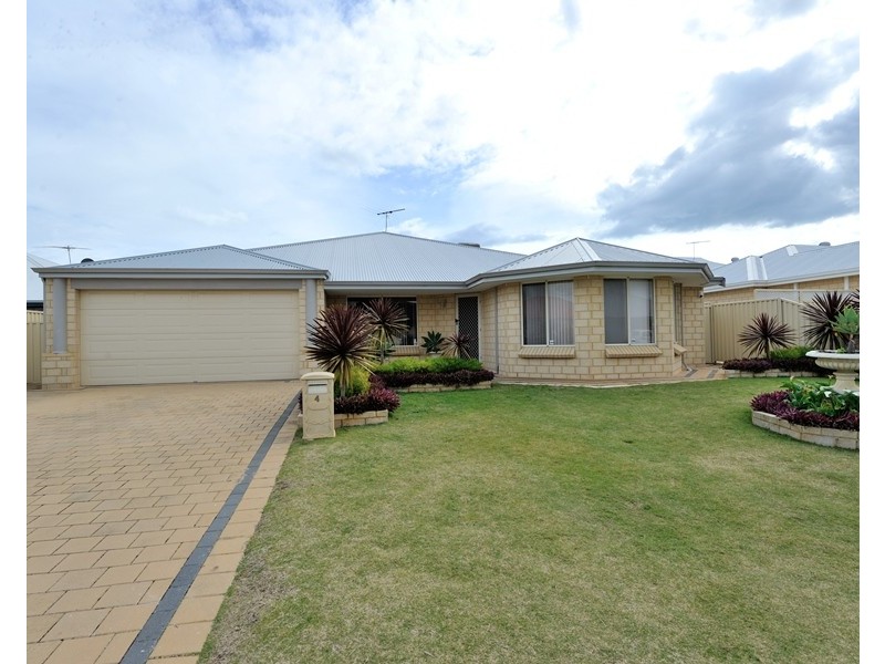 4 Knutsford Crescent, Port Kennedy WA 6172