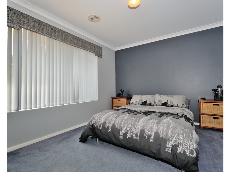4 Knutsford Crescent, Port Kennedy WA 6172