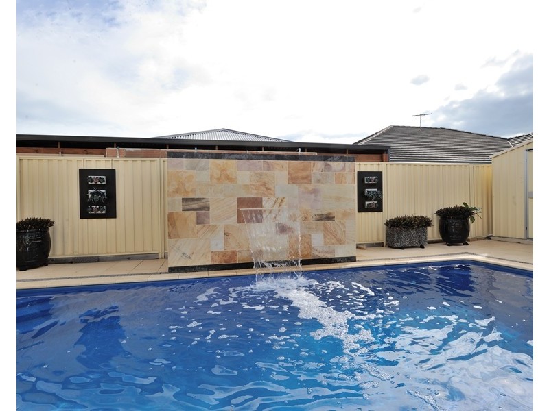 4 Knutsford Crescent, Port Kennedy WA 6172