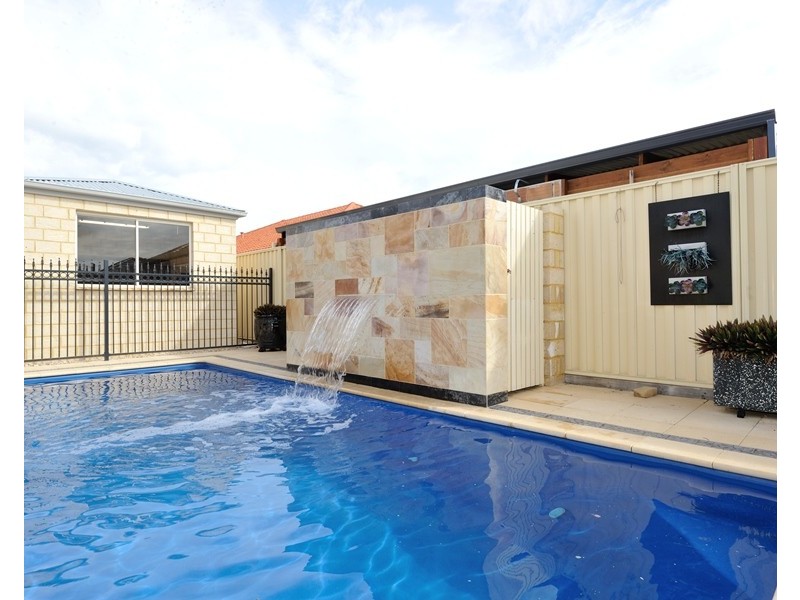 4 Knutsford Crescent, Port Kennedy WA 6172