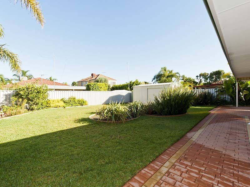 14 Daley Court, Rockingham WA 6168