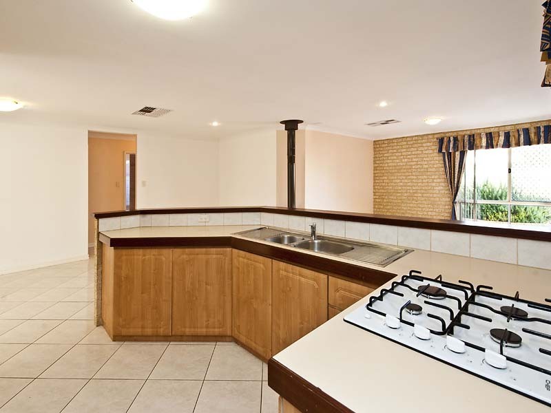 14 Daley Court, Rockingham WA 6168